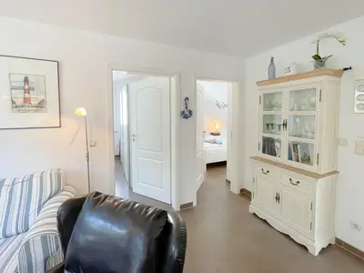 Gemütlicher Wohnbereich mit direktem Zugang zum Balkon in Koserow