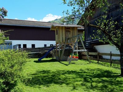 Garten mit Spielplatz