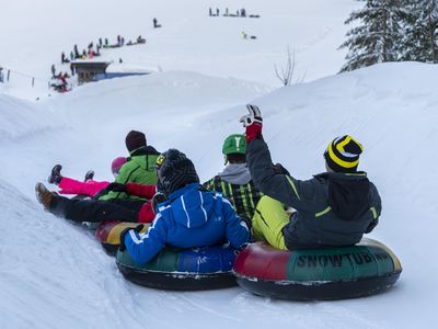 Snowtubing-und-Reifenrutschen-bei-Staffnerhof