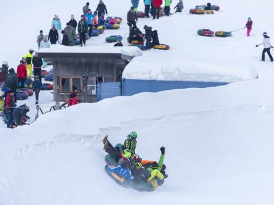 Staffnerhof-Reifenrutschen-und-Snowtubing