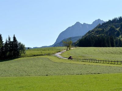 Ausblick vom Ellmererhof Richtung Wilder Kaiser