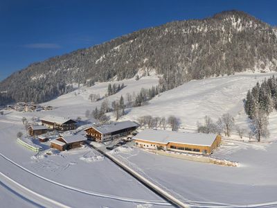 Hacklhof im Winter an der Loipe