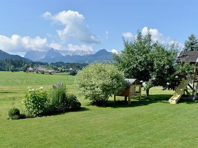 Spielplatz und Ausblick vom Hüttschmiedhof