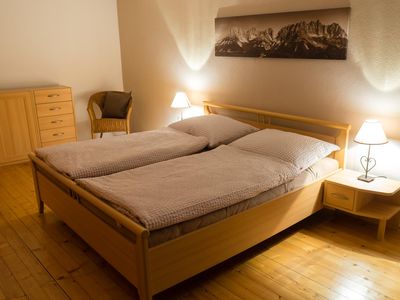 Schlafzimmer 1