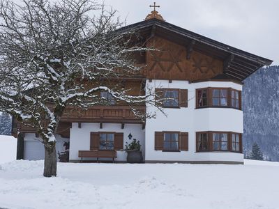 Apartmenthaus im Winter