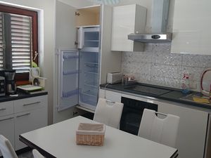 23486921-Ferienwohnung-5-Kostrena-300x225-3