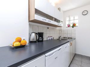 23738540-Ferienwohnung-2-Kostrena-300x225-2