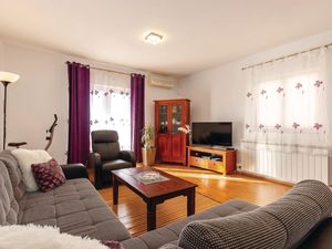 23739091-Ferienwohnung-5-Kostrena-300x225-2