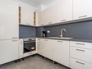 23764791-Ferienwohnung-3-Kostrena-300x225-2