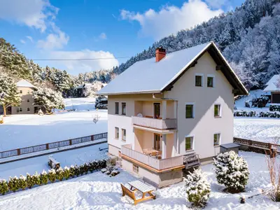 Außenseite Ferienhaus [Winter]