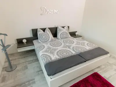 Schlafzimmer 2