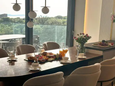 DiningRoom