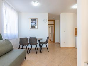 23950435-Ferienwohnung-3-Košljun-300x225-2