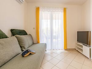 23950437-Ferienwohnung-3-Košljun-300x225-2