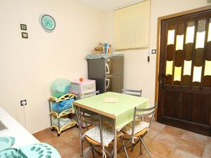 23927363-Ferienwohnung-8-Košljun-300x225-5