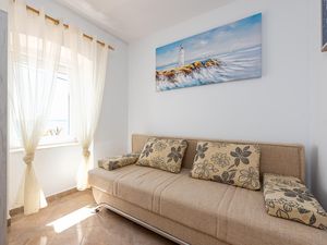 23757647-Ferienwohnung-4-Košljun-300x225-3