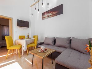 23757653-Ferienwohnung-4-Košljun-300x225-3