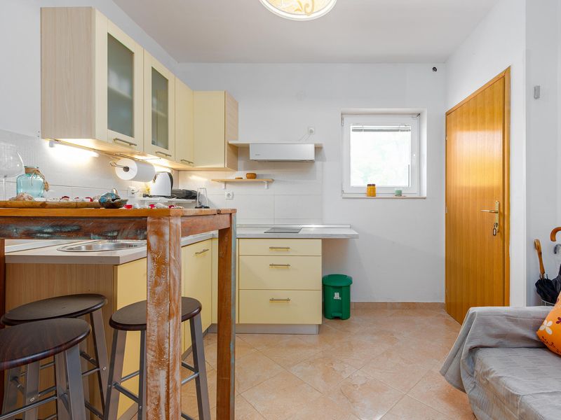 23757660-Ferienwohnung-2-Košljun-800x600-2