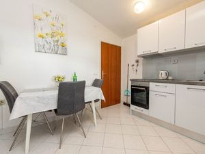 19129671-Ferienwohnung-3-Kožino-300x225-4