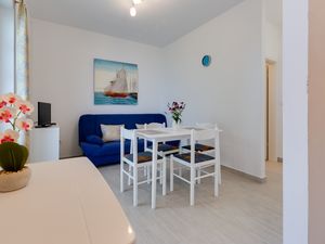 22633689-Ferienwohnung-3-Kožino-300x225-1