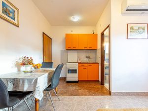 23928719-Ferienwohnung-3-Kožino-300x225-3