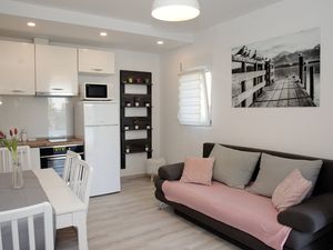 23928757-Ferienwohnung-4-Kožino-300x225-1