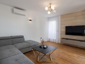 24024977-Ferienwohnung-7-Kožino-300x225-2