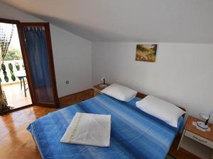 23931123-Ferienwohnung-2-Kožino-300x225-3