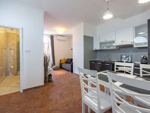 23947152-Ferienwohnung-4-Kraljevica-300x225-1