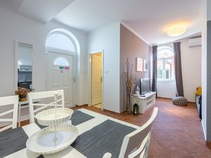 23947152-Ferienwohnung-4-Kraljevica-300x225-4