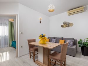 23945357-Ferienwohnung-2-Kraljevica-300x225-4