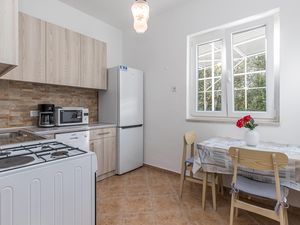 23742570-Ferienwohnung-7-Kraljevica-300x225-4