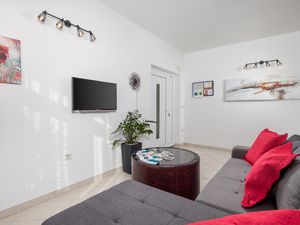 22067515-Ferienwohnung-4-Kraljevica-300x225-3