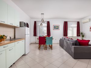 22067515-Ferienwohnung-4-Kraljevica-300x225-4