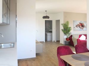 23916904-Ferienwohnung-4-Kremenići-300x225-5