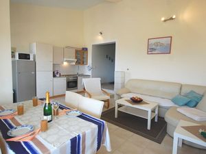 23917156-Ferienwohnung-4-Kremenići-300x225-2