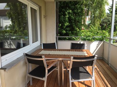 Balkon mit Essplatz/Überdacht