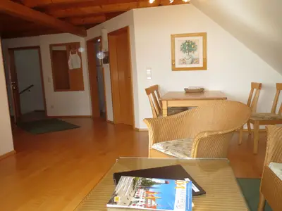 Blick im Wohnbereich zum Flur