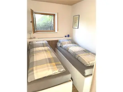 Schlafen mit bequemer Einstiegshöhe von 60cm (zusammenschiebbar zum Doppelbett)