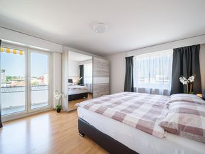 23782384-Ferienwohnung-4-Kreuzlingen-300x225-2