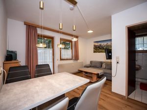 24012932-Ferienwohnung-4-Krimml-300x225-0