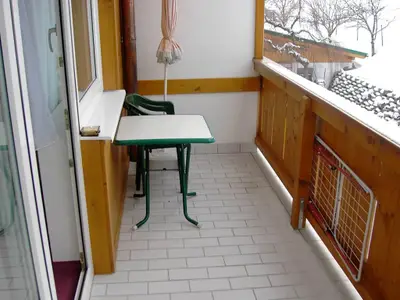 Balkon, teilweise mit Wasserfallblick