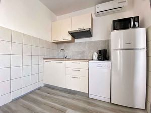 23780348-Ferienwohnung-4-Krk-300x225-4