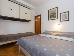 18131349-Ferienwohnung-8-Krk-300x225-3