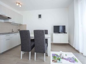 23770769-Ferienwohnung-3-Krk-300x225-5