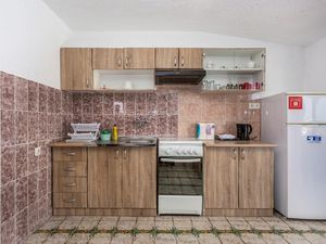 23732202-Ferienwohnung-4-Krk-300x225-5