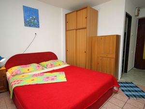 18522154-Ferienwohnung-2-Krk-300x225-5