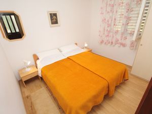 18564625-Ferienwohnung-6-Krk-300x225-5