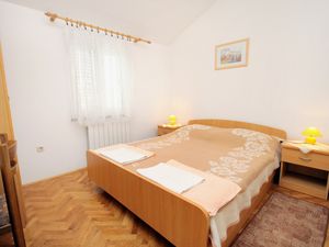 23667830-Ferienwohnung-4-Krk-300x225-4