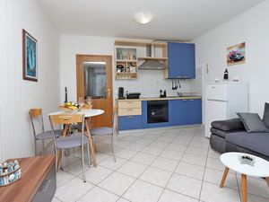 24000412-Ferienwohnung-5-Krk-300x225-4